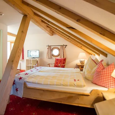 Отель Sonne Fex Alpine Hideaway